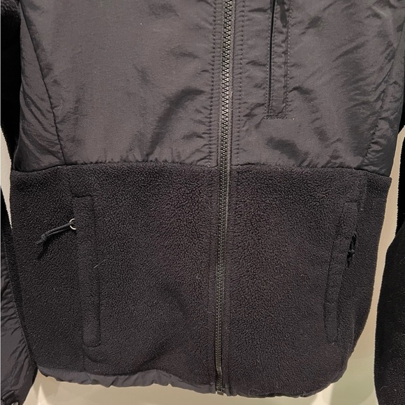 The North Face Women’s Black Zip-Up Fleece Denali Jacket Size Small - Picture 3 of 12